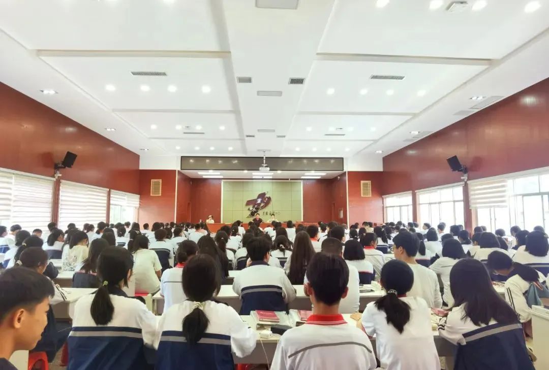 桑植一中：215名弘慧学子喜获奖（助）学金